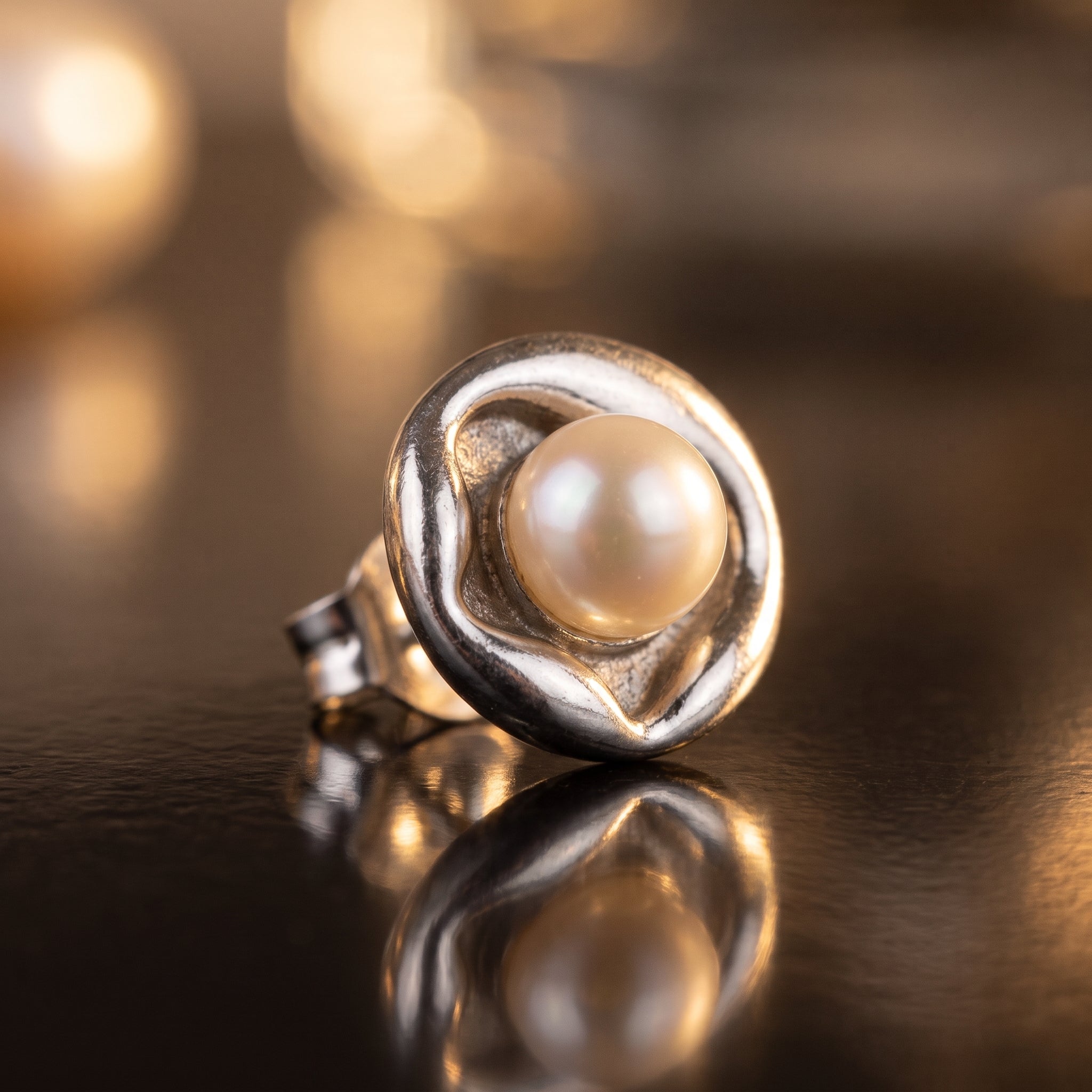 Pearl Glow Stud Earrings