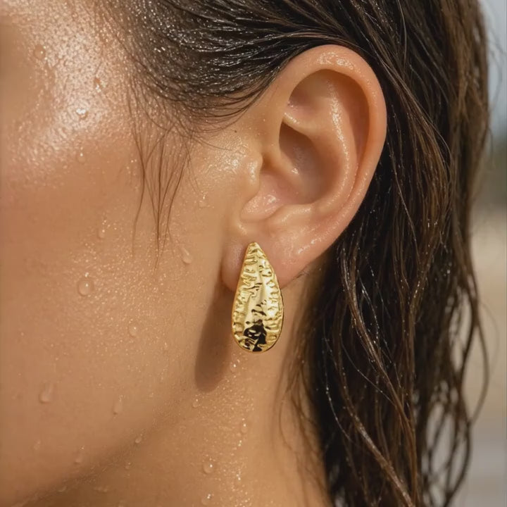 Textured Crescent Moon Studs Earrings