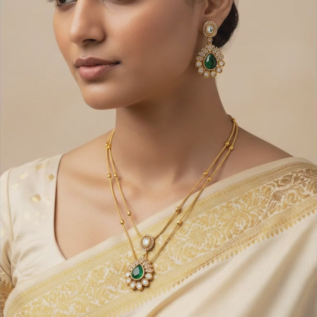 Elegant Emerald Jewelry Set