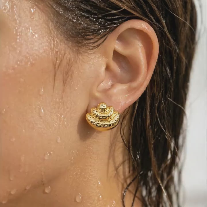 Textured Tiered Shell Studs Earrings