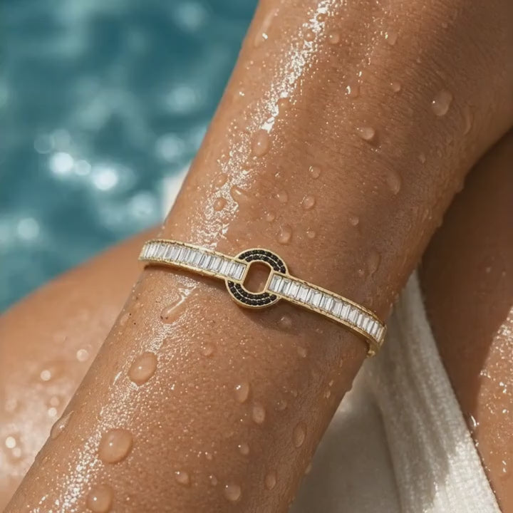 Halo Link Baguette Bracelet