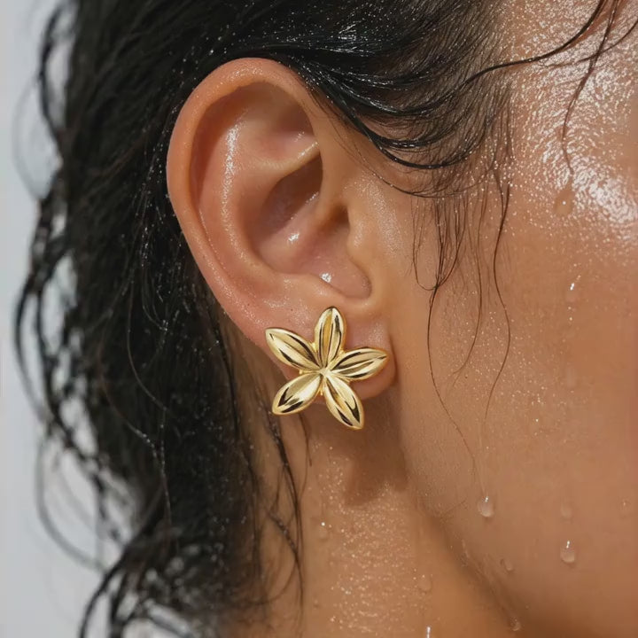 Sculptural Lily Studs Earrings