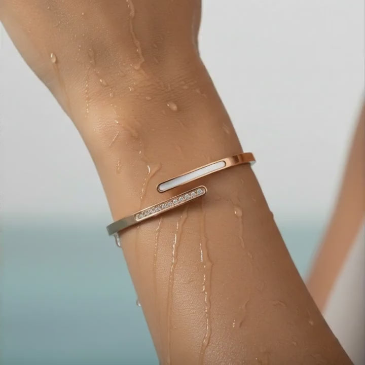 Velmora Glow Bracelet